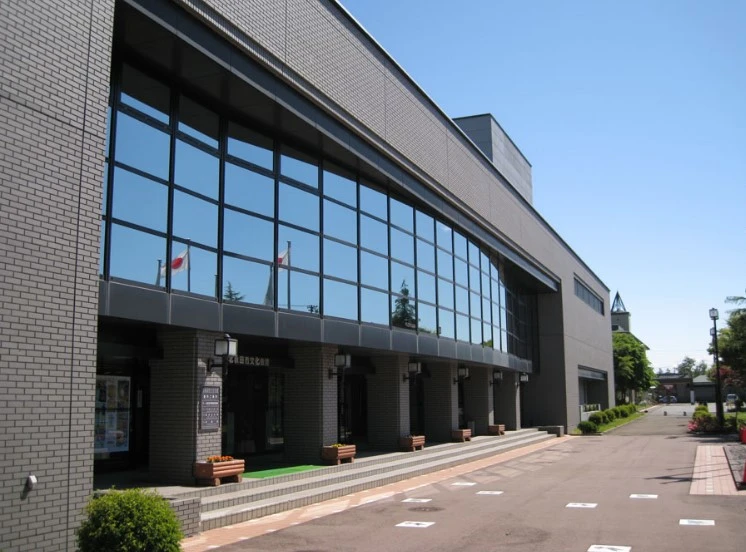 第15回ファルコン民謡祭の会場となる北秋田市文化会館ファルコンの外観